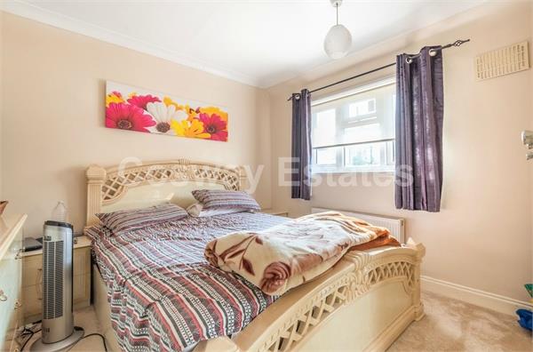 Fairmead Crescent, Edgware